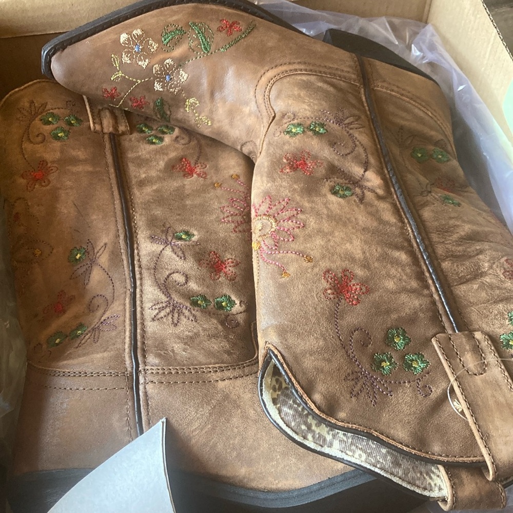 smoky mountain boots never worn